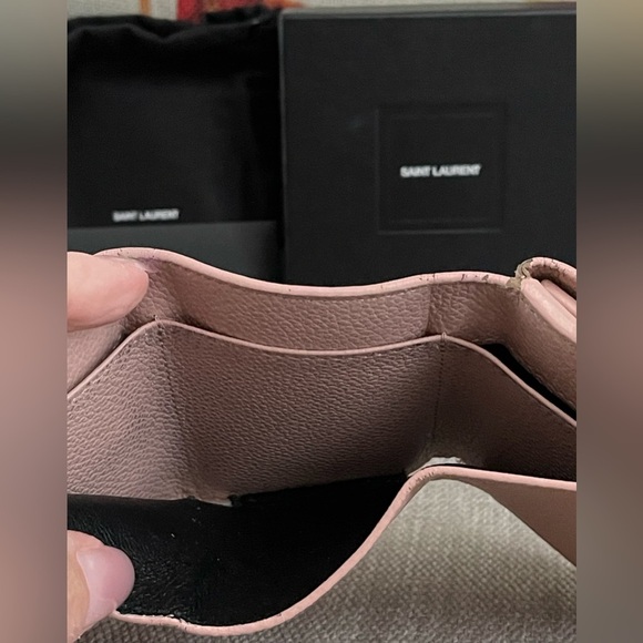 ⭐️COA⭐️SAiNT LAURENT “DISTRESSED” LiL PiNK TRiFOLD WALLET💕💥FULL iNCLUSiON💥💕 - Picture 5 of 12